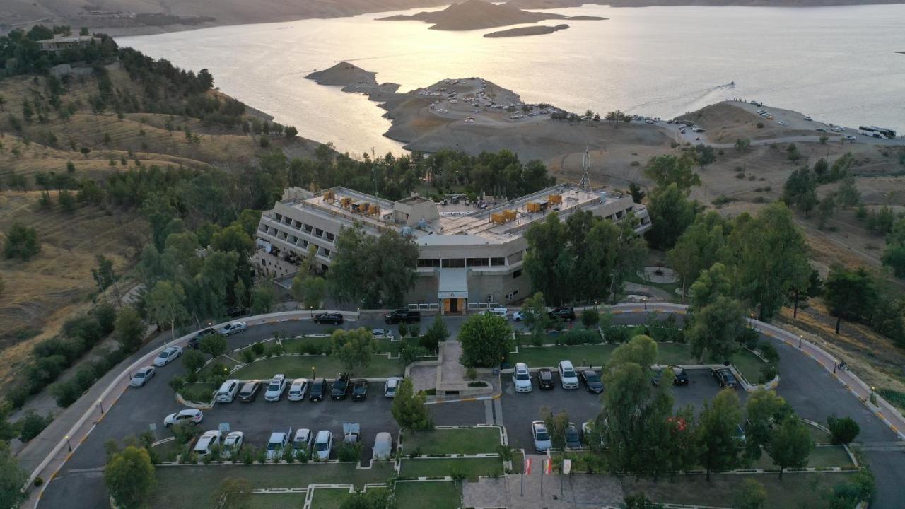 Ashur Hotel Dukhan 외부 사진