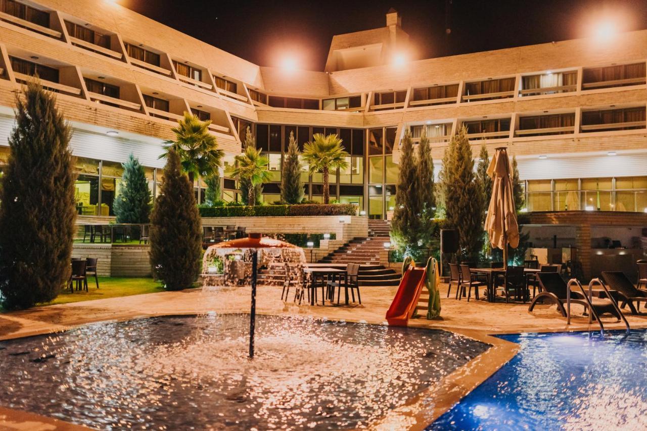 Ashur Hotel Dukhan 외부 사진
