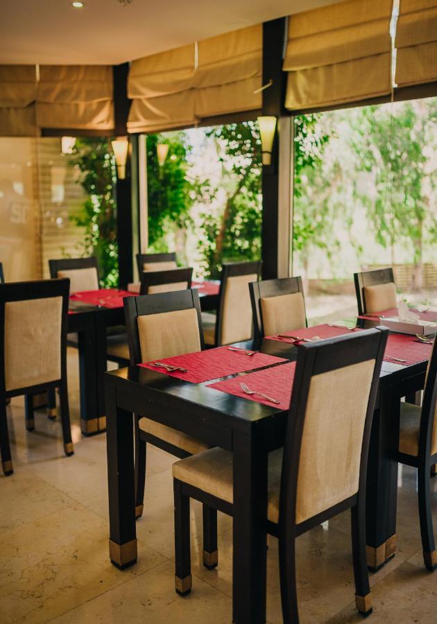 Ashur Hotel Dukhan 외부 사진